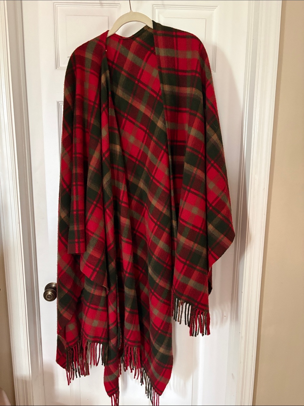 🌈Johnstons of Elgin Lamsbwool red poncho sweater